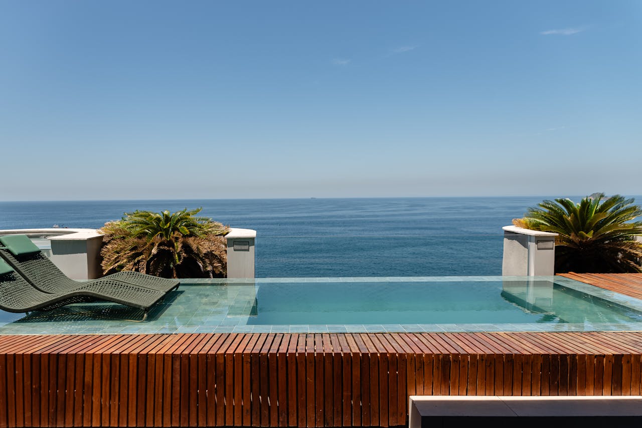 Tout savoir sur la piscine hors sol 1m50 de hauteur : avantages et conseils pratiques